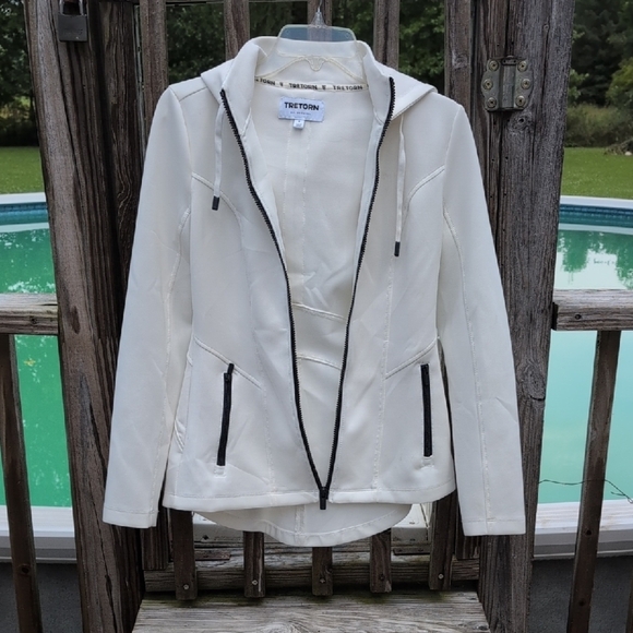Tretorn Cream and Blue Jacket - Picture 6 of 6